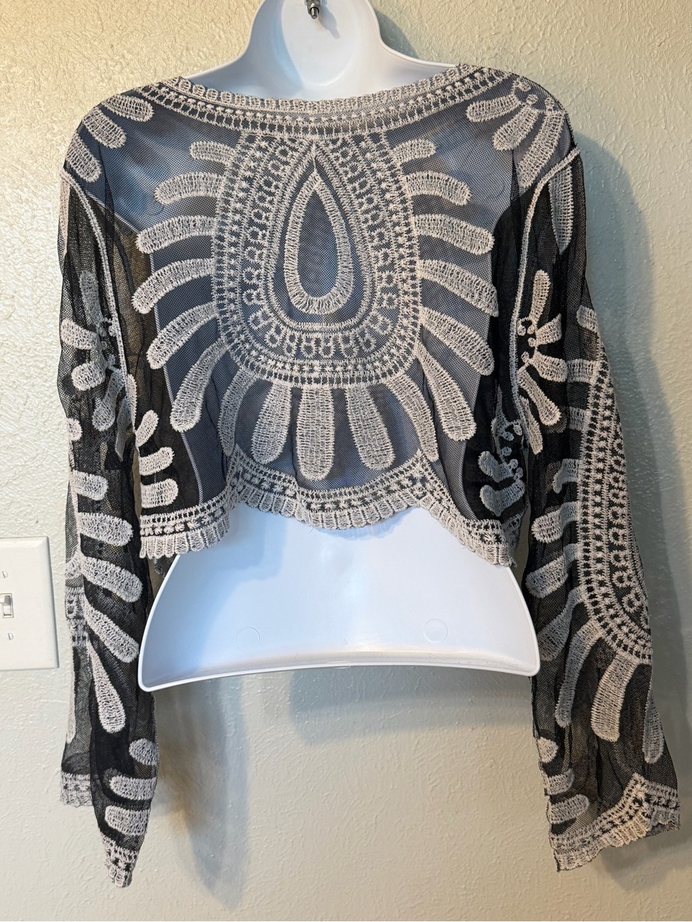 Bohemian Sunflower Crochet Lace Sheer Mesh Crop Top - Black & Natural Cream Sz M - Picture 9 of 11